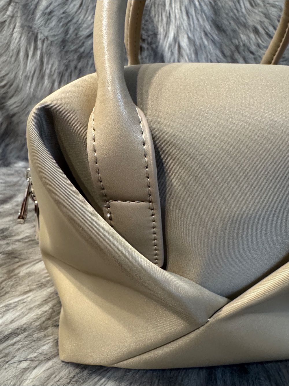 PRICE FIRM Lux & Nyx Women's Beige Twist-Front Top Handle Bag - Picture 9 of 9
